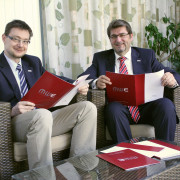 Laurentius Mayrhofer und Manfred Enzlmüller sitzend